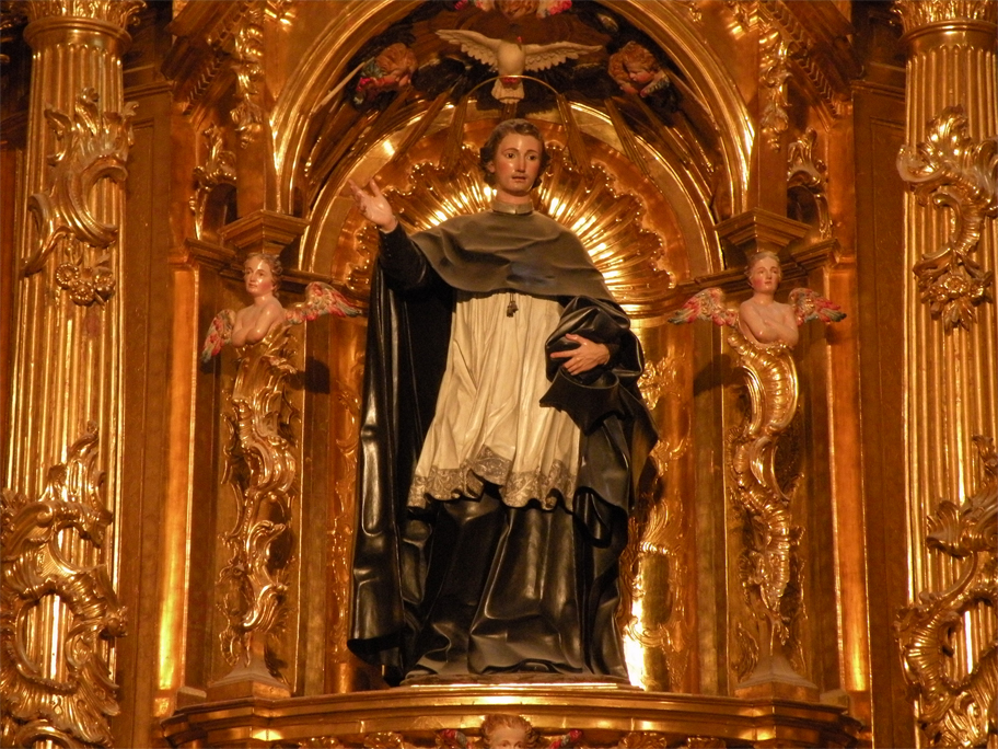 Gilded woodwork in the Chapel of St. John of Sahagún