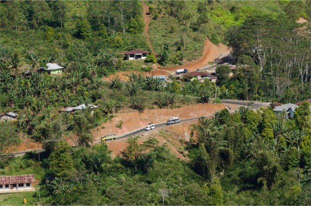 The Trans-Flores Highway between Ruteng and Labuan Bajo