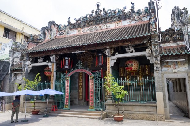 The facade of the Cantonese-style Thiên Hậu Temple